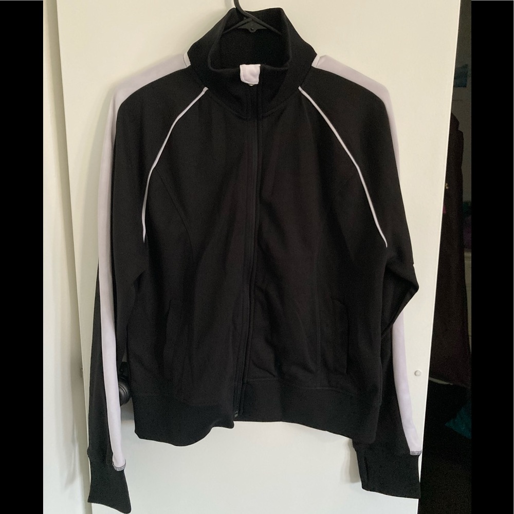 NWOT! Sportek black and white zippered Sweater jacket
